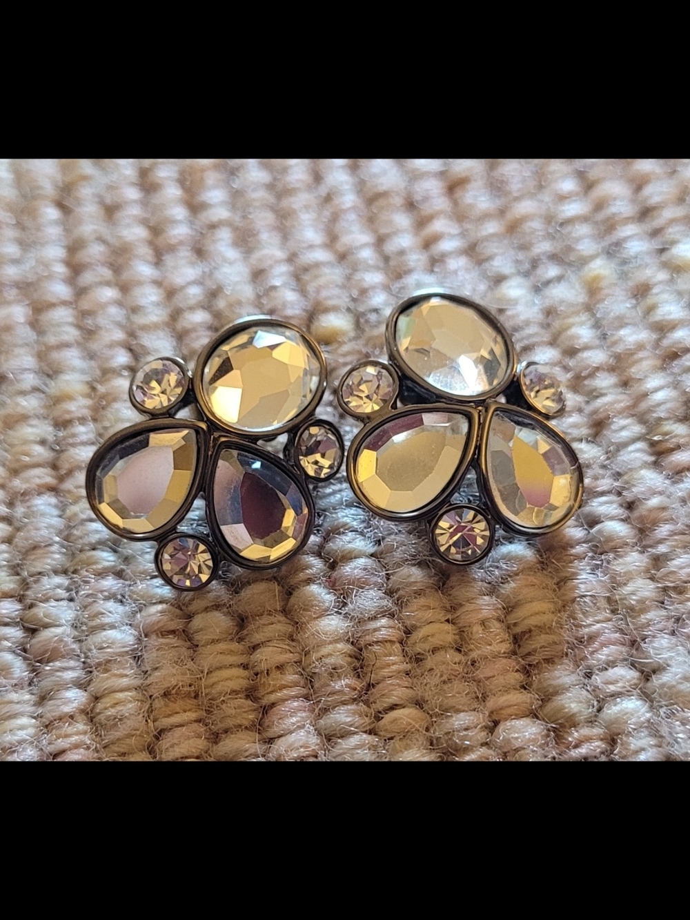 🥳4/$75!🥳 Lia Sophia Champagne and Clear Faceted Earrings
